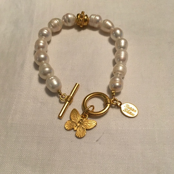 Susan Shaw Jewelry - Susan Shaw Freshwater Pearl Bracelet With Gold Handmade Butterfly Charm